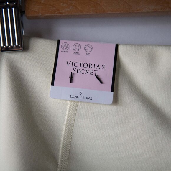 Victoria's Secret Incredible Essential Leggings *Runs Small* - Picture 8 of 12